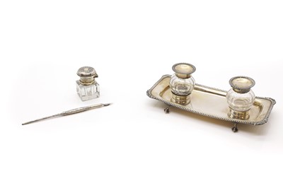 Lot 112 - A silver ink stand