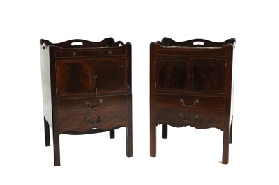 Lot 254 - A pair of George III design commodes