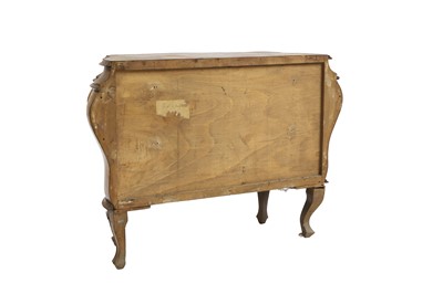 Lot 651 - An Italian walnut commode