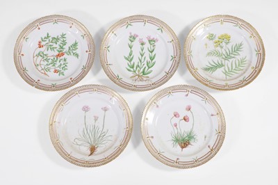 Lot 148 - A composite Royal Copenhagen 'Flora Danica' porcelain part dinner service