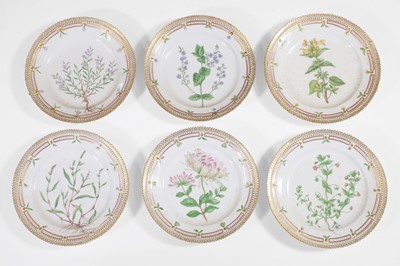 Lot 148 - A composite Royal Copenhagen 'Flora Danica' porcelain part dinner service