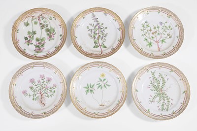 Lot 148 - A composite Royal Copenhagen 'Flora Danica' porcelain part dinner service