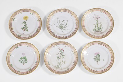 Lot 148 - A composite Royal Copenhagen 'Flora Danica' porcelain part dinner service