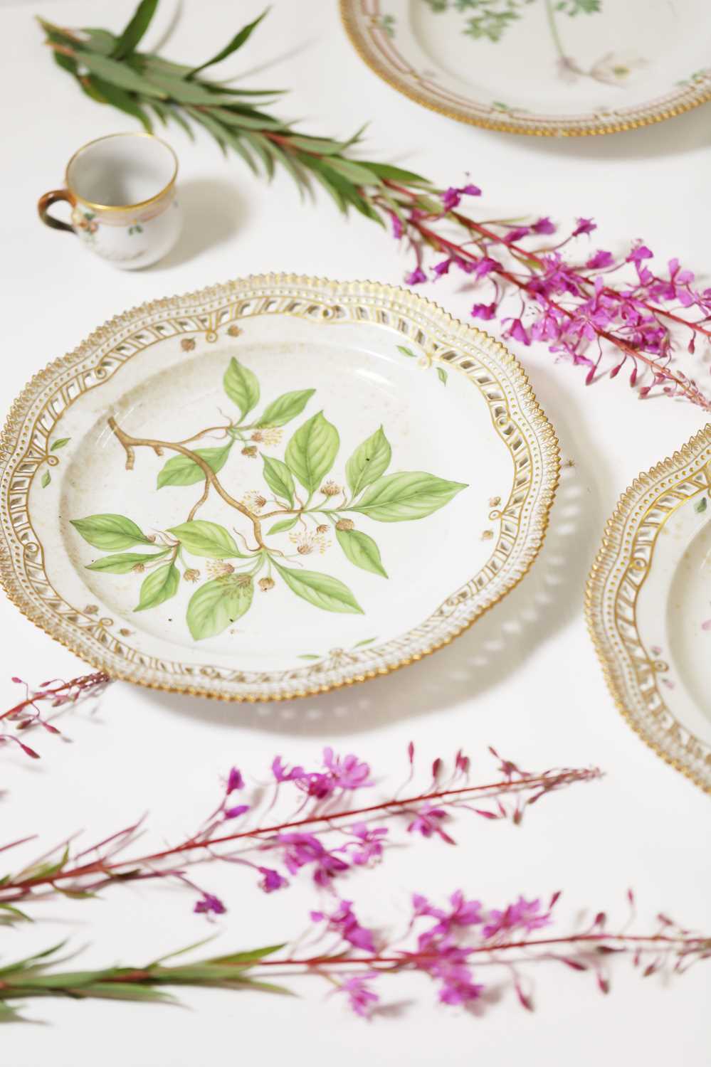 Lot A composite Royal Copenhagen 'Flora Danica' porcelain part dinner service