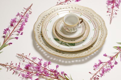 Lot 148 - A composite Royal Copenhagen 'Flora Danica' porcelain part dinner service