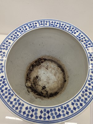 Lot 183 - A blue and white fish bowl