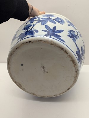 Lot 183 - A blue and white fish bowl