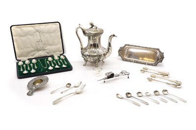 Lot 107 - A collection of silver and silver plated items