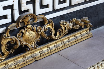 Lot 12 - A carved giltwood cresting