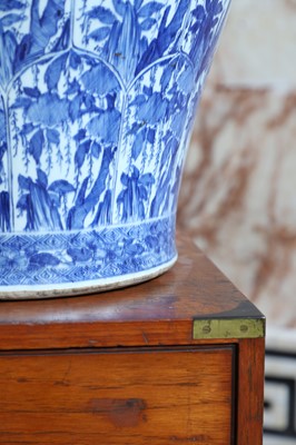 Lot 8 - A large blue and white vase and cover