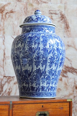 Lot 8 - A large blue and white vase and cover