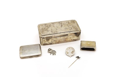 Lot 57 - A group of silver items