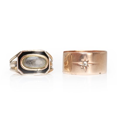 Lot 272 - Two gold rings