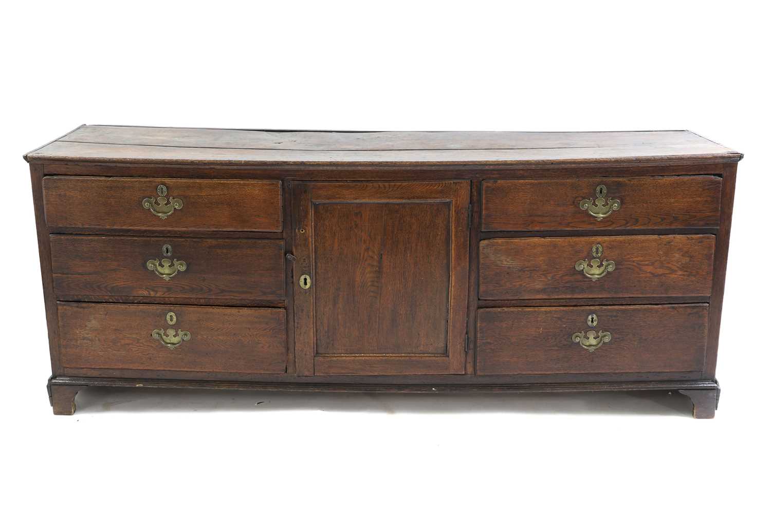 Lot 539 - An oak dresser base