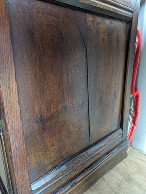 Lot 539 - An oak dresser base
