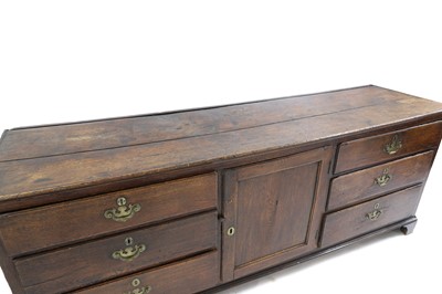 Lot 539 - An oak dresser base