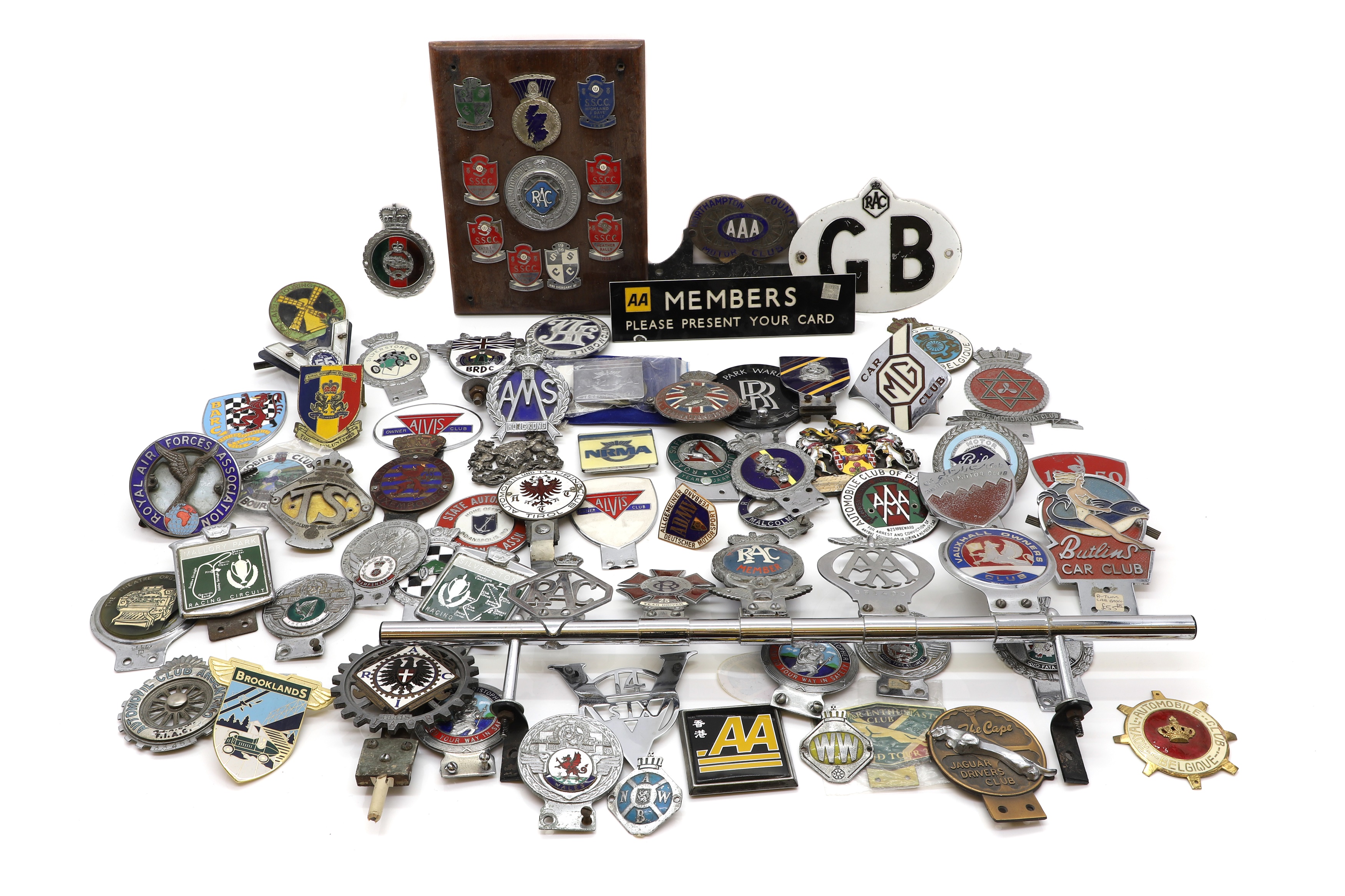 Lot 22 - A collection of motoring badges,