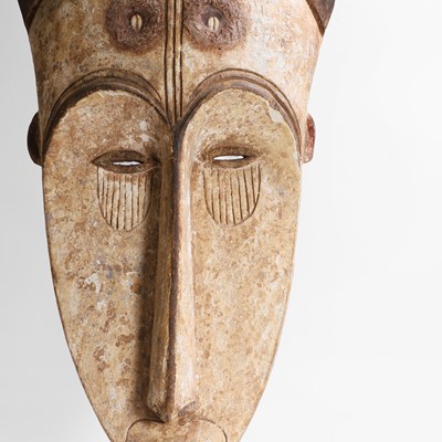 Lot 179 - A large painted Ngil-type mask