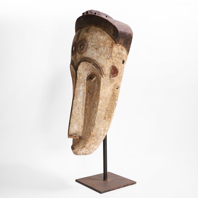 Lot 179 - A large painted Ngil-type mask