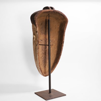 Lot 179 - A large painted Ngil-type mask