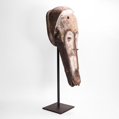 Lot 176 - A painted Ngil-type mask