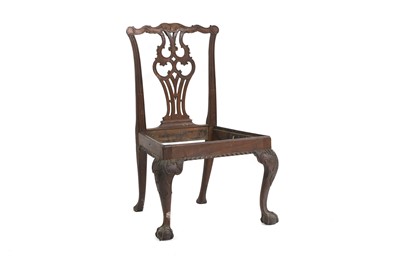 Lot 447 - A Chippendale-style carved side chair