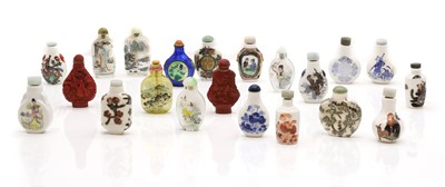 Lot 145 - A large collection of Chinese snuff bottles