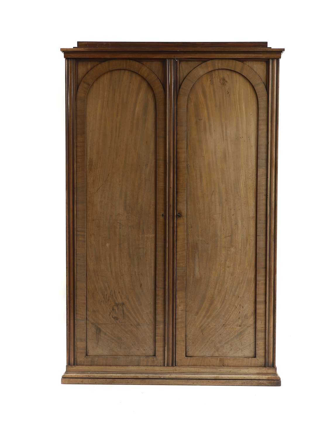 Lot 386 - A crossbanded mahogany wardrobe