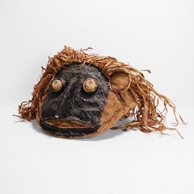 Lot 40 - A Ticuna/Tikuna tribal mask