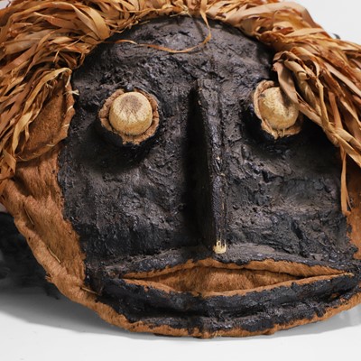 Lot 40 - A Ticuna/Tikuna tribal mask