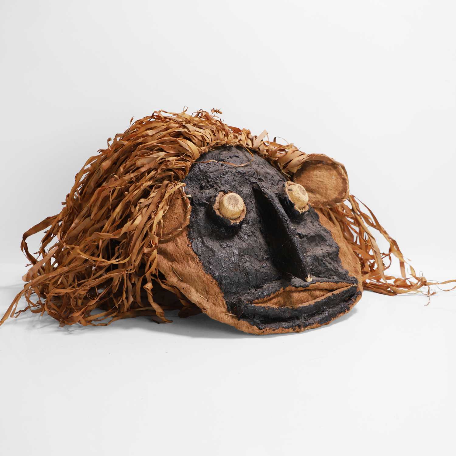 Lot 40 - A Ticuna/Tikuna tribal mask