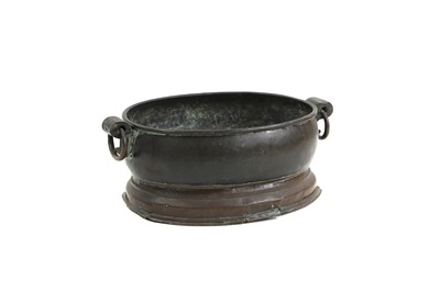 Lot 519 - A large copper trough