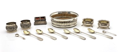 Lot 86 - A collection of silver items