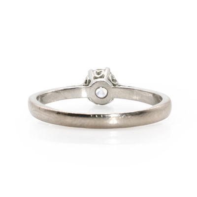 Lot 109 - An 18ct white gold single stone diamond ring with a brilliant cut diamond