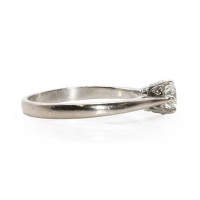 Lot 109 - An 18ct white gold single stone diamond ring with a brilliant cut diamond