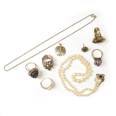 Lot 403 - A group of gold and cultured pearl jewellery