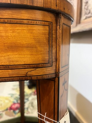 Lot 401 - A George III satinwood card table
