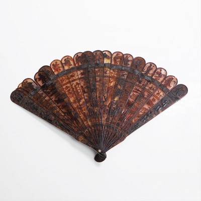 Lot 388 - A Chinese Canton export tortoiseshell brisé fan