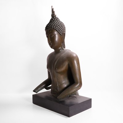 Lot 128 - A bronze figure of the Buddha