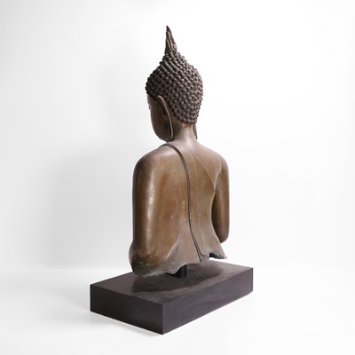 Lot 128 - A bronze figure of the Buddha