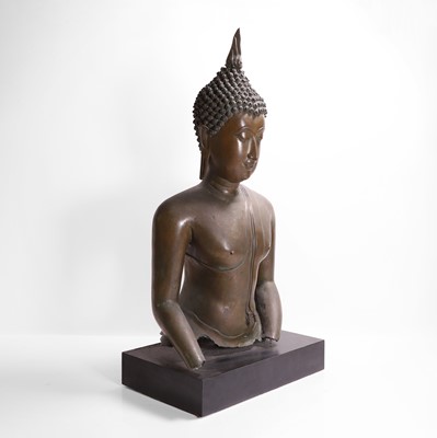 Lot 128 - A bronze figure of the Buddha