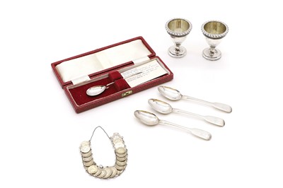 Lot 18 - A collection of silver items