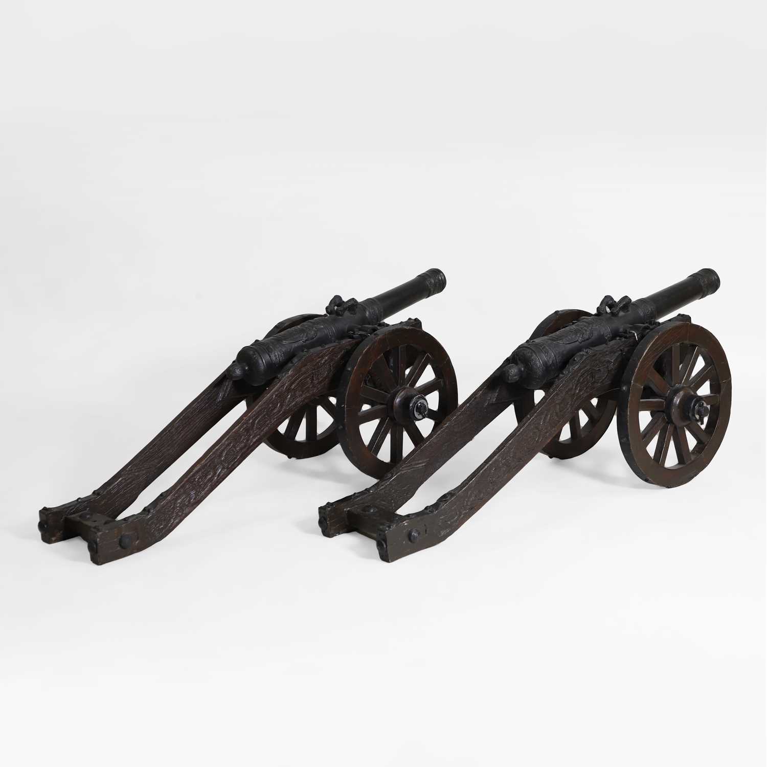 Lot 224 - A pair of bronze saluting cannons