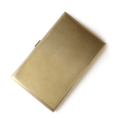 Lot 514 - A 9ct gold cigarette case