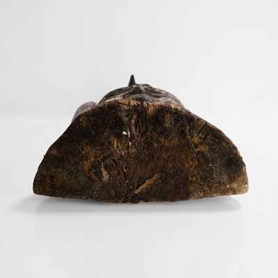 Lot 286 - A carved wooden Native American bust