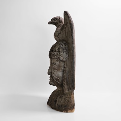 Lot 286 - A carved wooden Native American bust