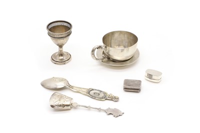 Lot 33 - A group of silver items