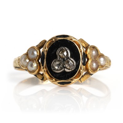 Lot 11 - A Victorian 18ct gold mourning ring