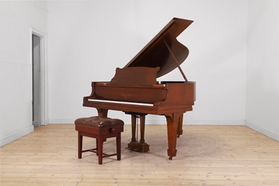 Lot 534 - A Steinway & Sons rosewood baby grand piano