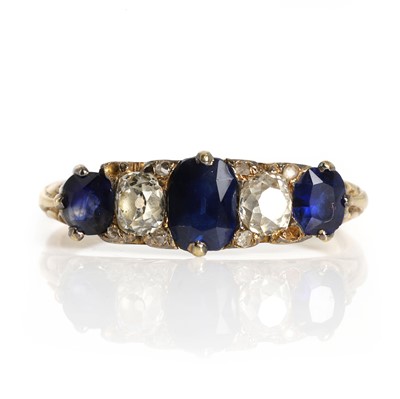 Lot 34 - A Victorian sapphire and diamond ring